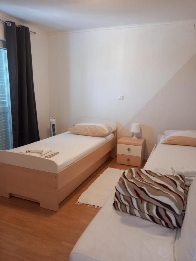 Apartament Apartman Nika Ražanac Zewnętrze zdjęcie